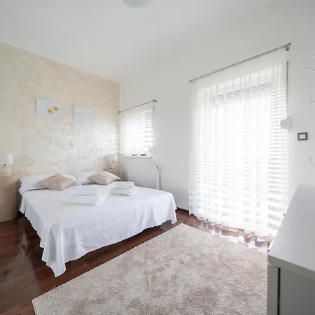 Absolute Gray Apartment